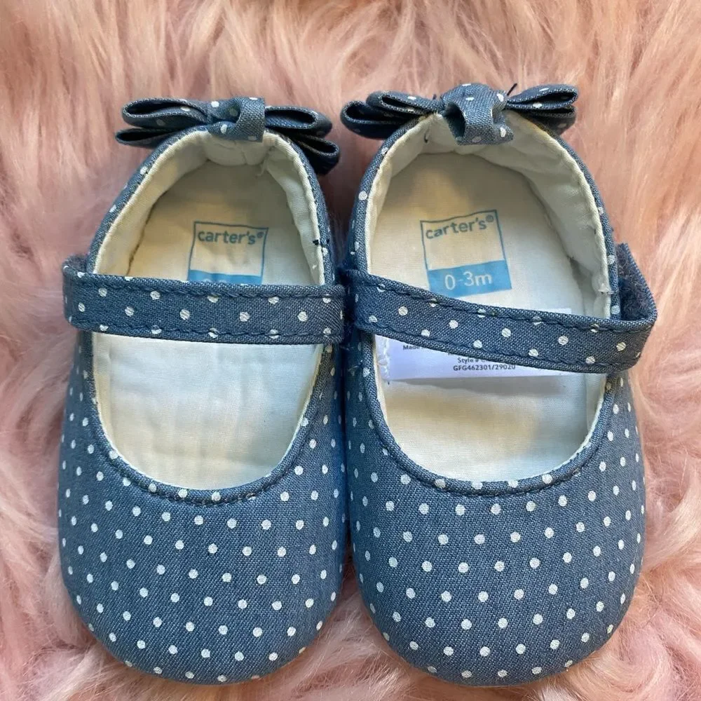 *NWOT* Carters 0-3 Month Blue and White Baby Shoes